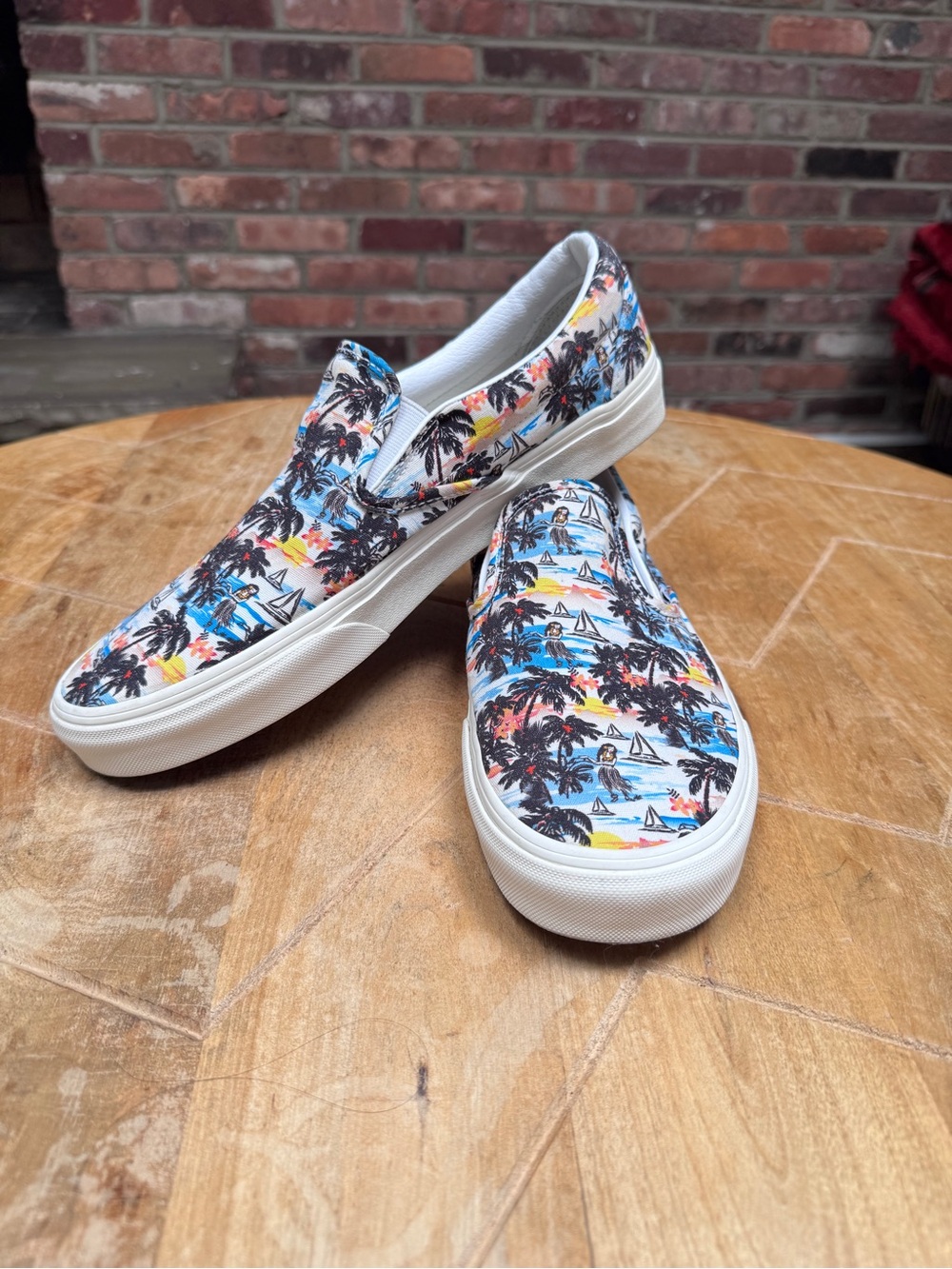 Vans Men's Tiki Print Slip-On Size 12